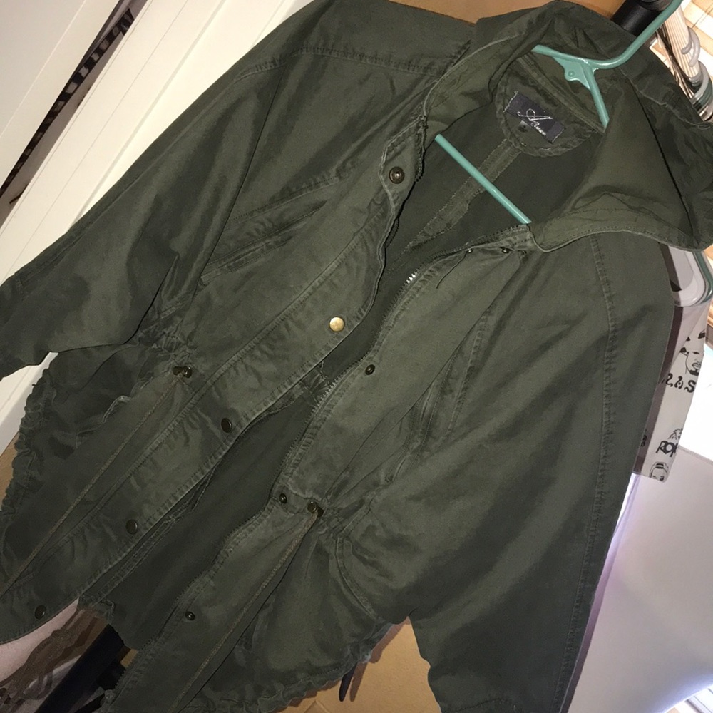 HOODED BAGGY JACKET